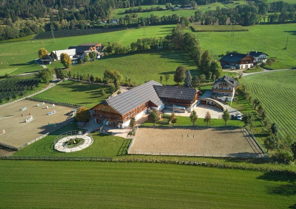 Apartmán Schoenhuberhof - Panoramalage Brunico Exteriér fotografie